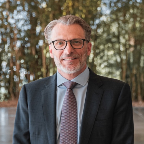 Dr. Darin Dichter, opens in new window